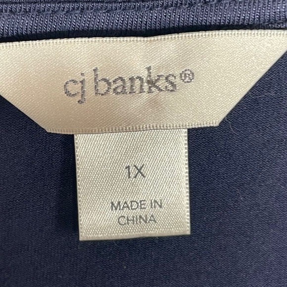 NWT Women’s Cj Banks 3/4 sleeve,  Blue/Black/Gray Floral, 1X Top - Picture 9 of 15